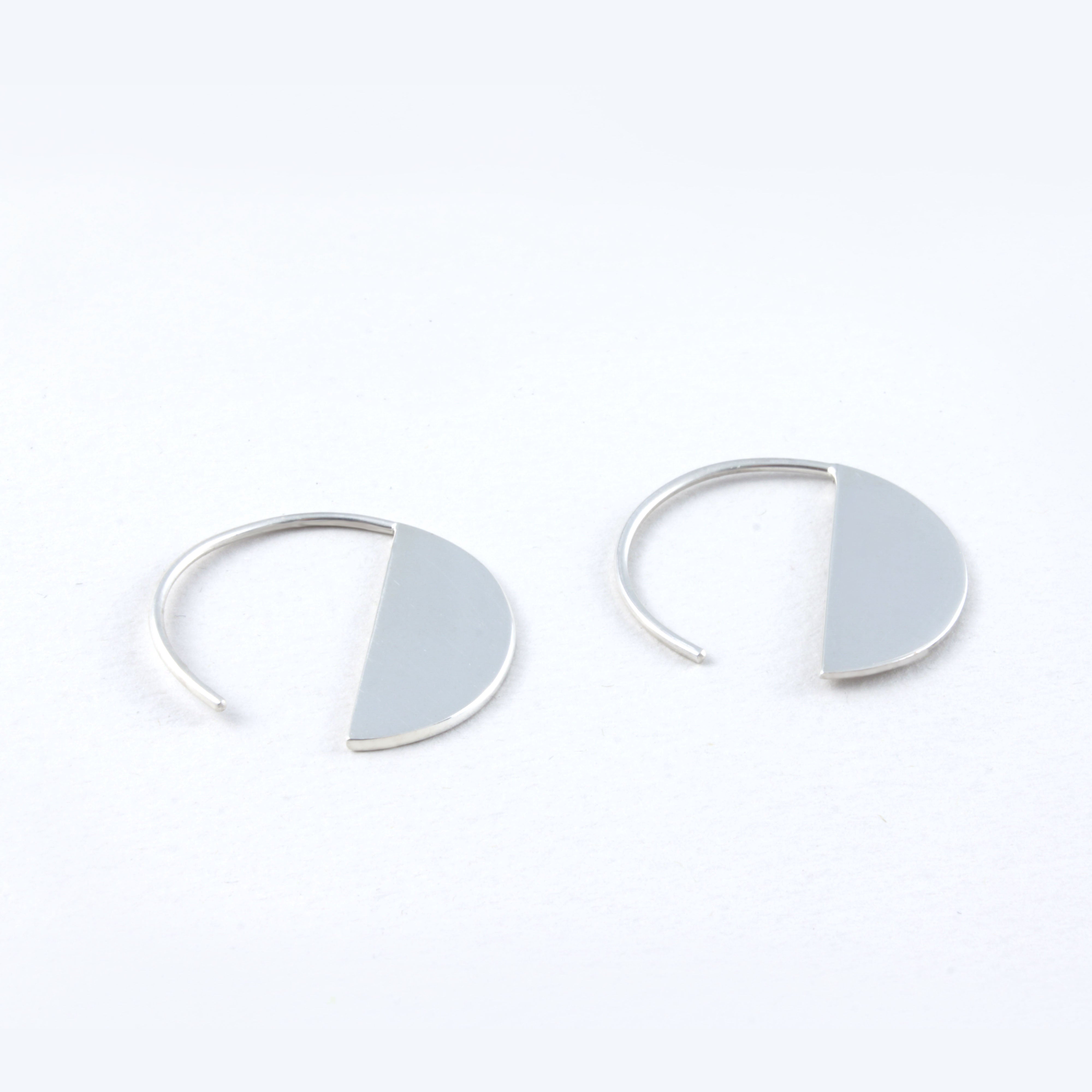 Semicircle rings