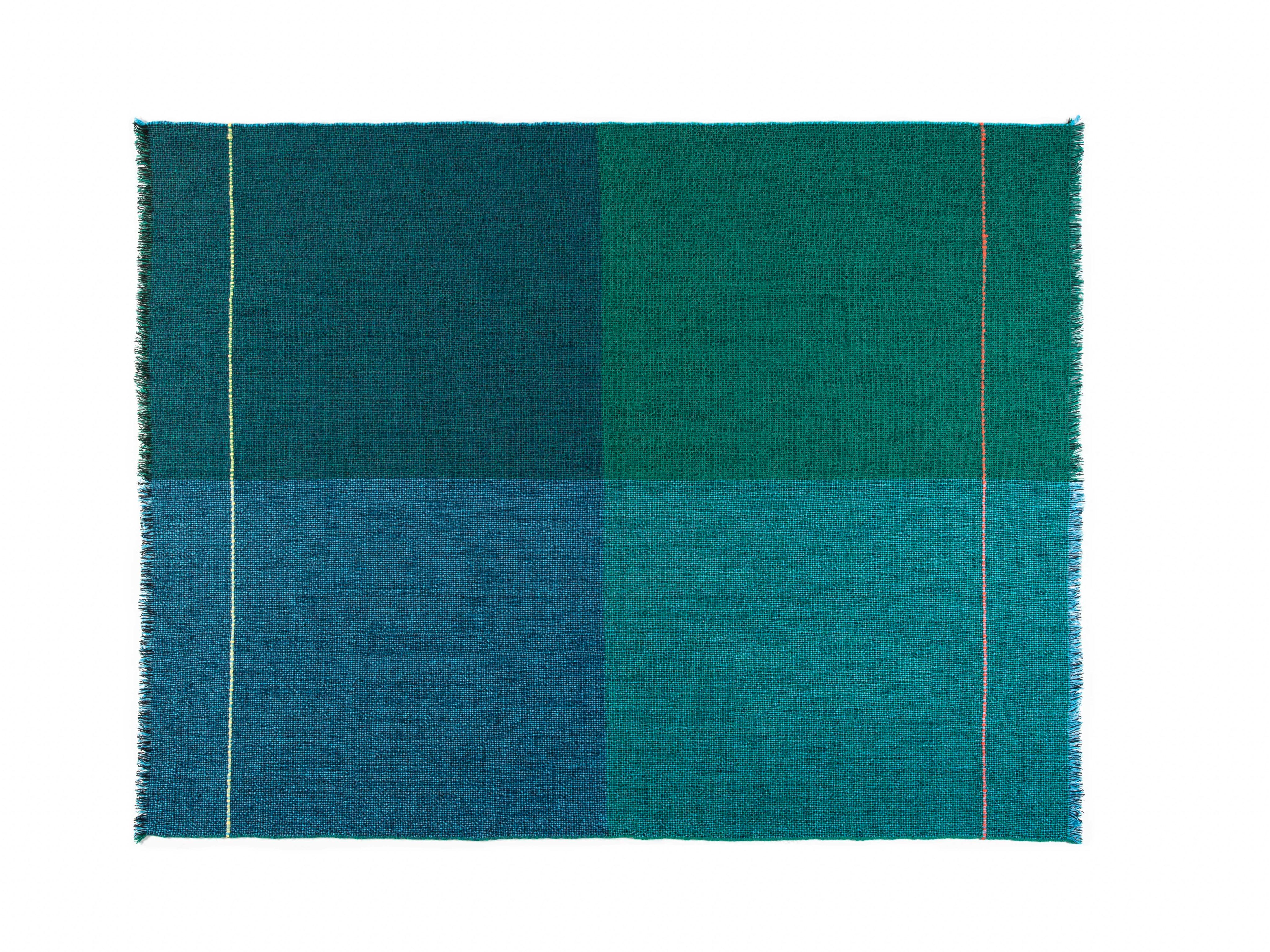 Quaternio Blue Blanket 